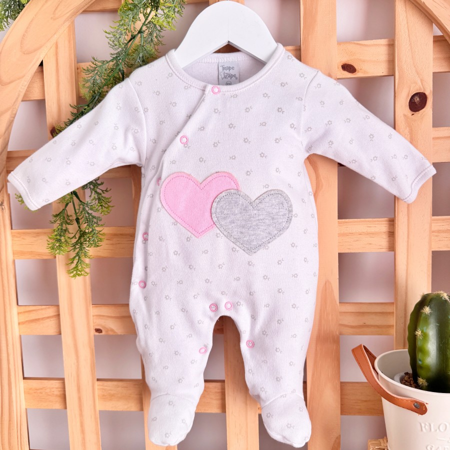 Macacão Trape Zape - Dois corações - Branco e Rosa